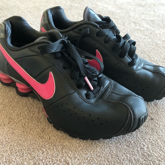 womens shox sneakers